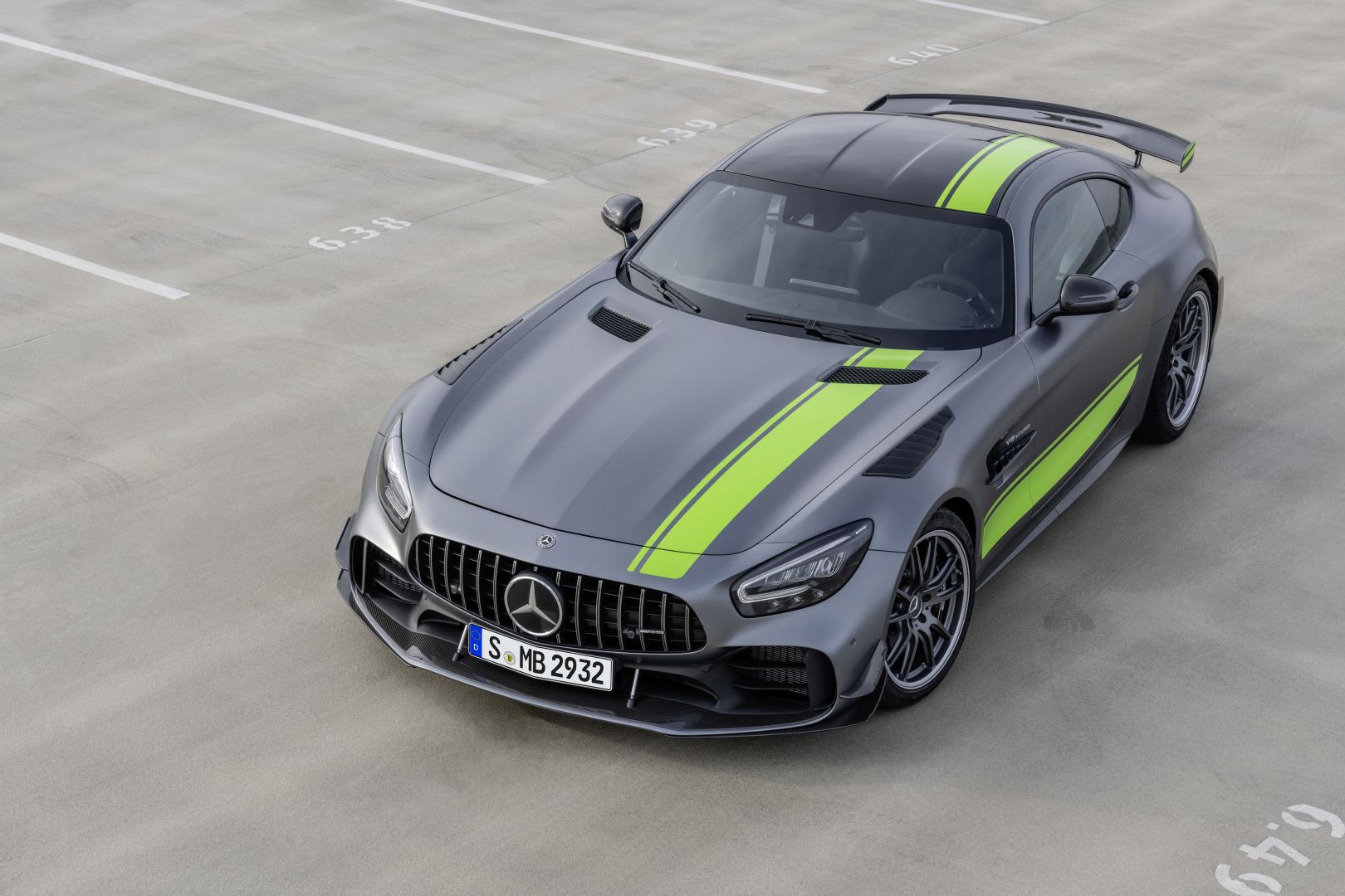 Mercedes-Amg Gt Coupe photo 15
