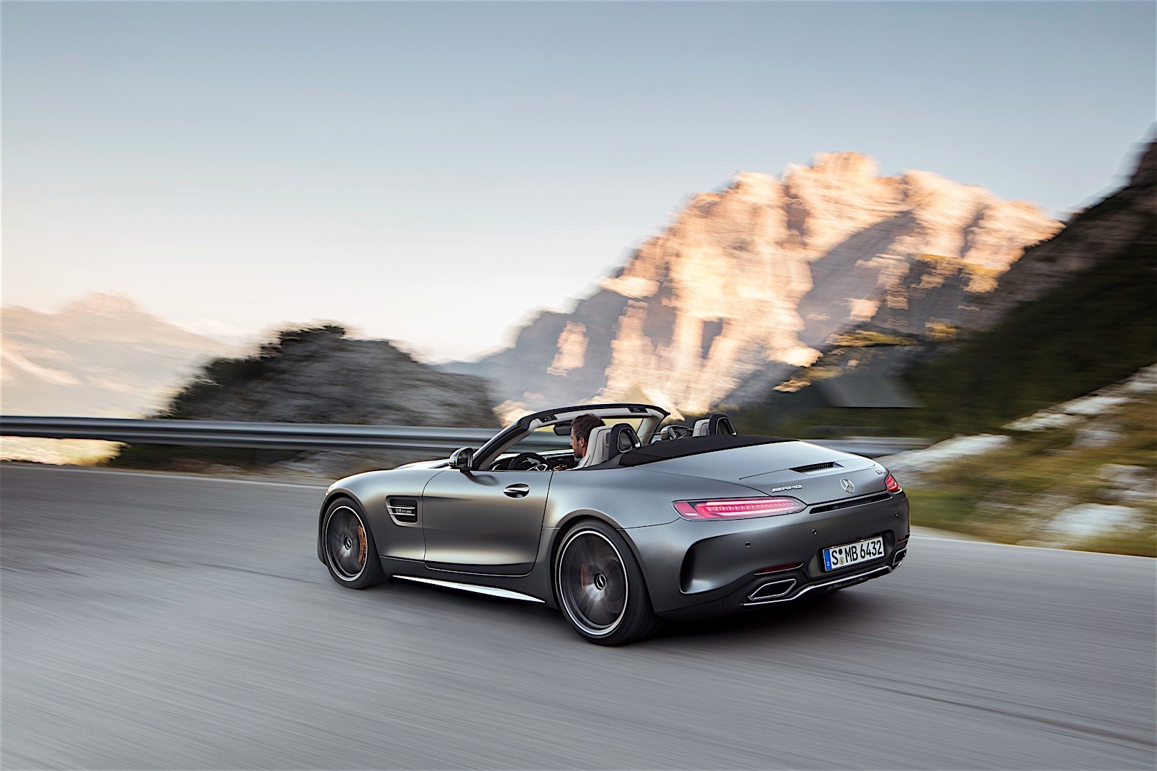 Mercedes-Amg Gt Roadster photo 11
