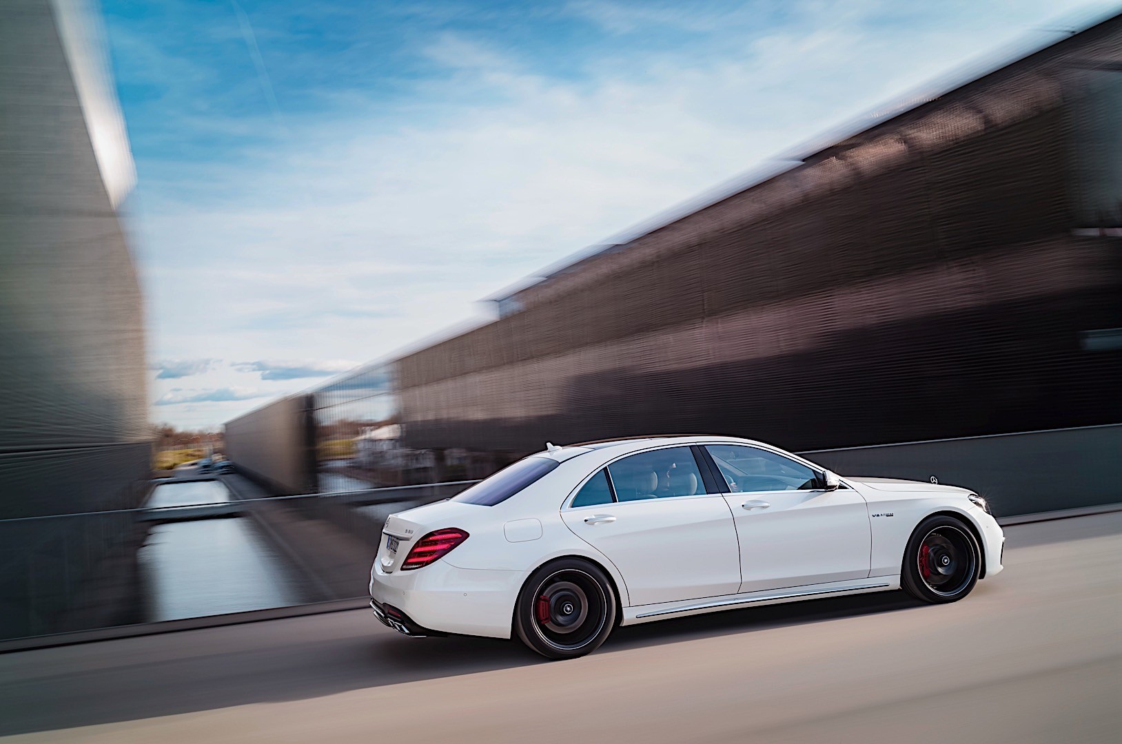 Mercedes-Amg S-Class photo 15