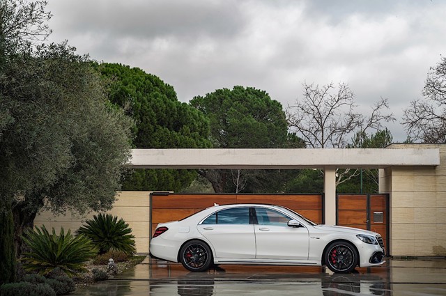 Mercedes-Amg S-Class photo 17