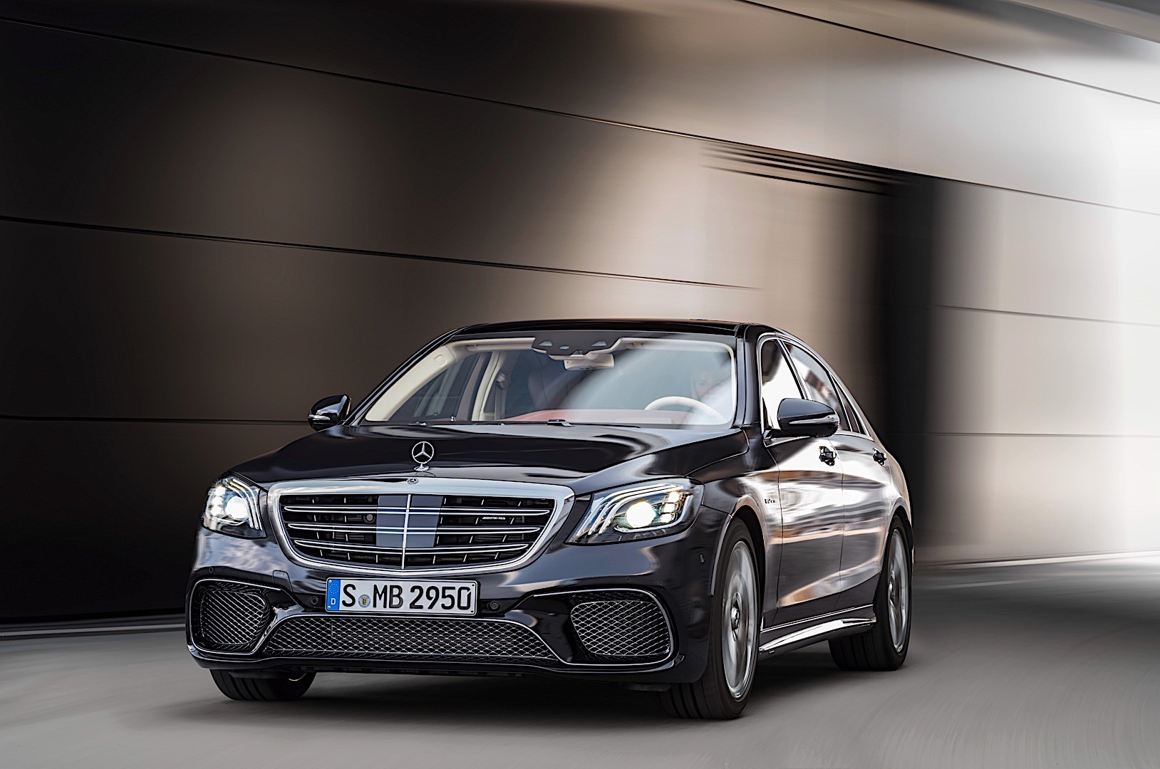 Mercedes-Amg S-Class photo 3