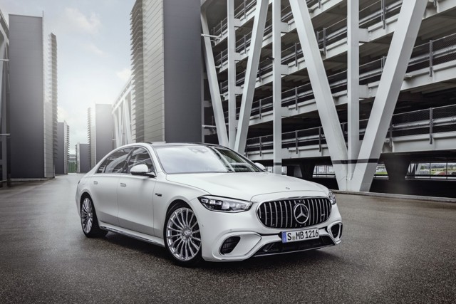 Mercedes-Amg S-Class photo 13