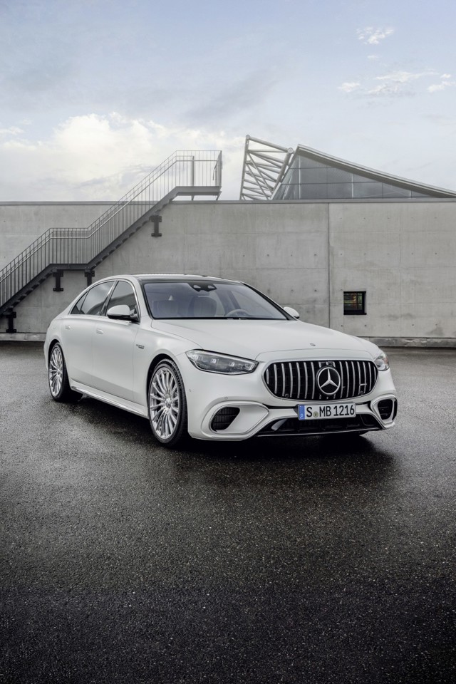 Mercedes-Amg S-Class photo 18