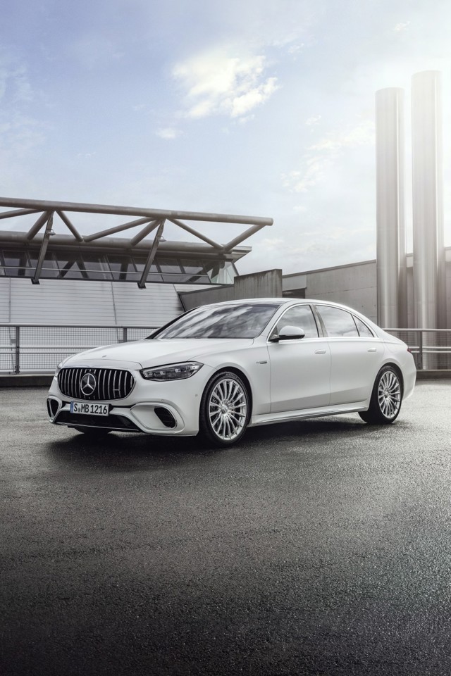 Mercedes-Amg S-Class photo 19