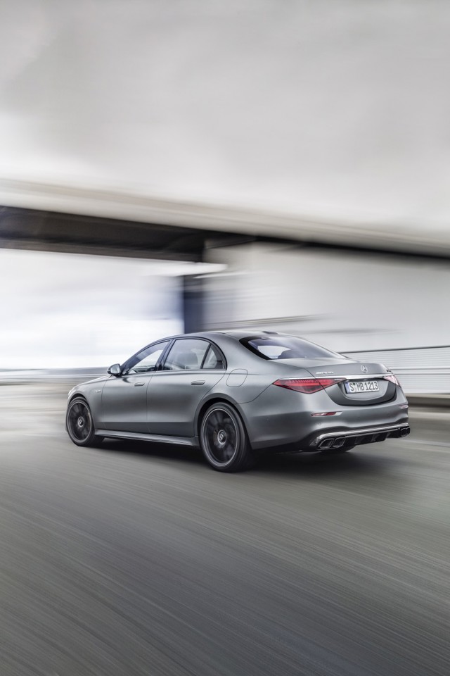 Mercedes-Amg S-Class photo 32