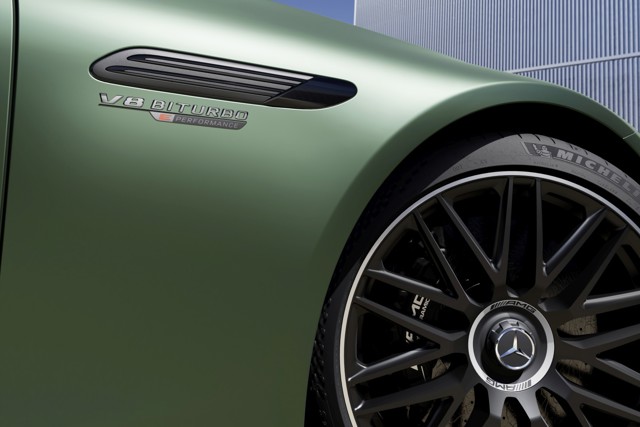 Mercedes-Amg Sl-Class photo 8