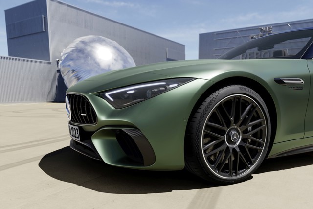 Mercedes-Amg Sl-Class photo 9