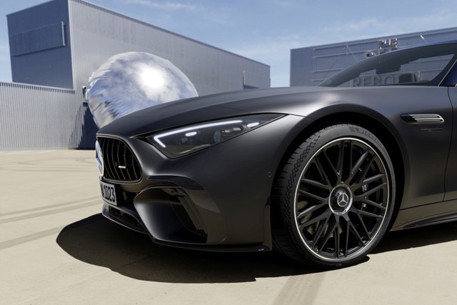 Mercedes-Amg Sl-Class photo 16
