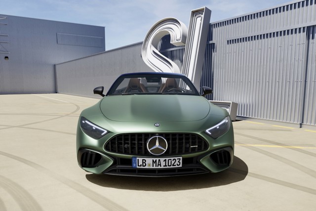 Mercedes-Amg Sl-Class photo 2