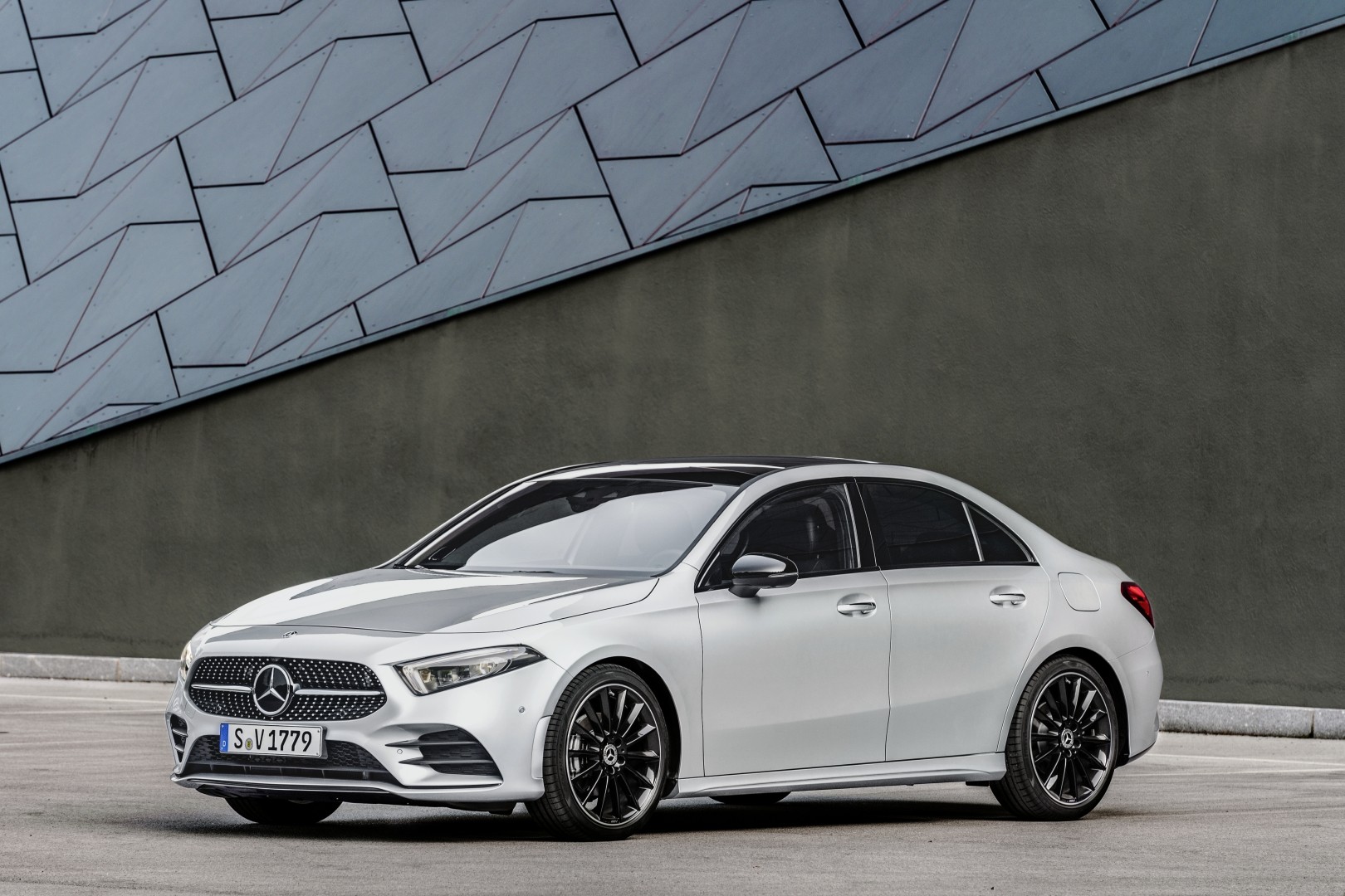 Mercedes Benz A-Class Sedan photo 27