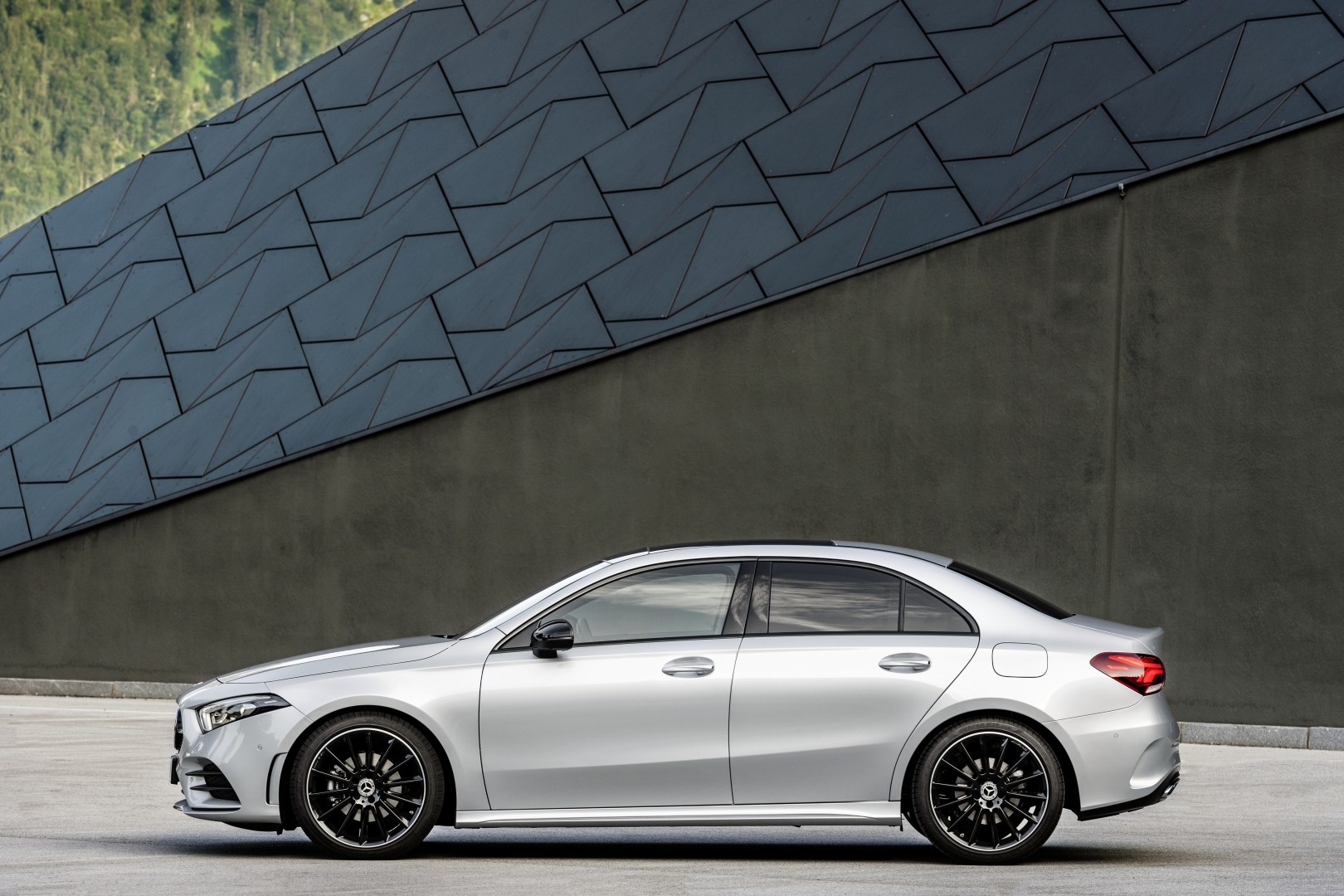 Mercedes Benz A-Class Sedan photo 31