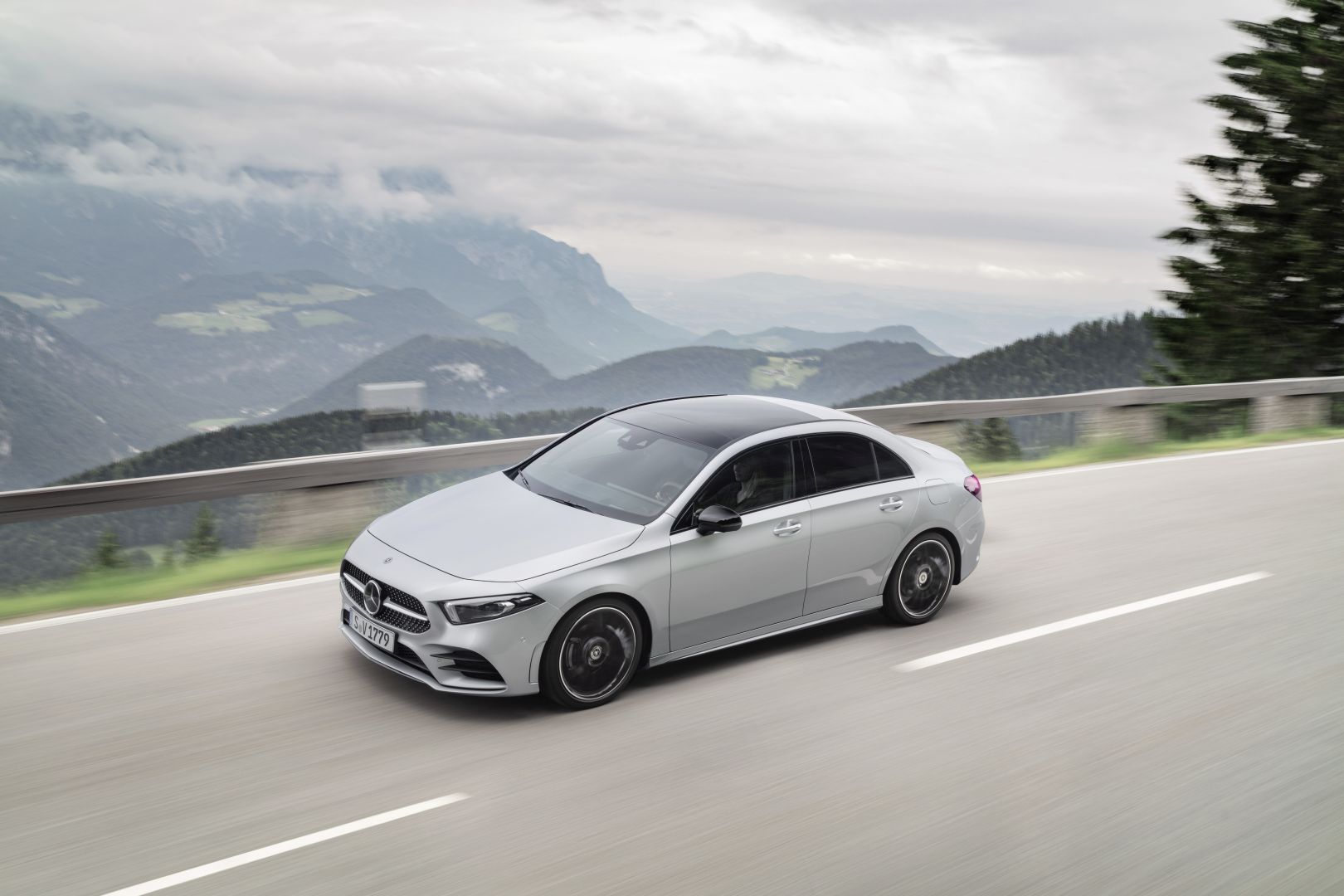 Mercedes Benz A-Class Sedan photo 15
