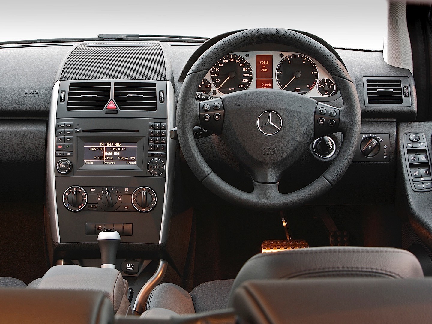 Mercedes Benz A-Klasse Coupe photo 41