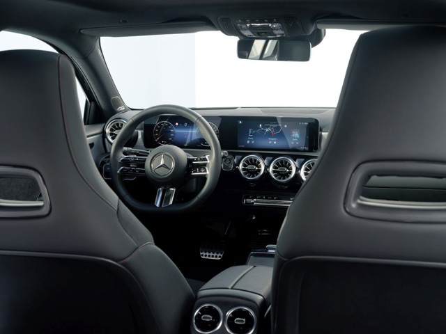 Mercedes Benz A-Klasse Saloon photo 11