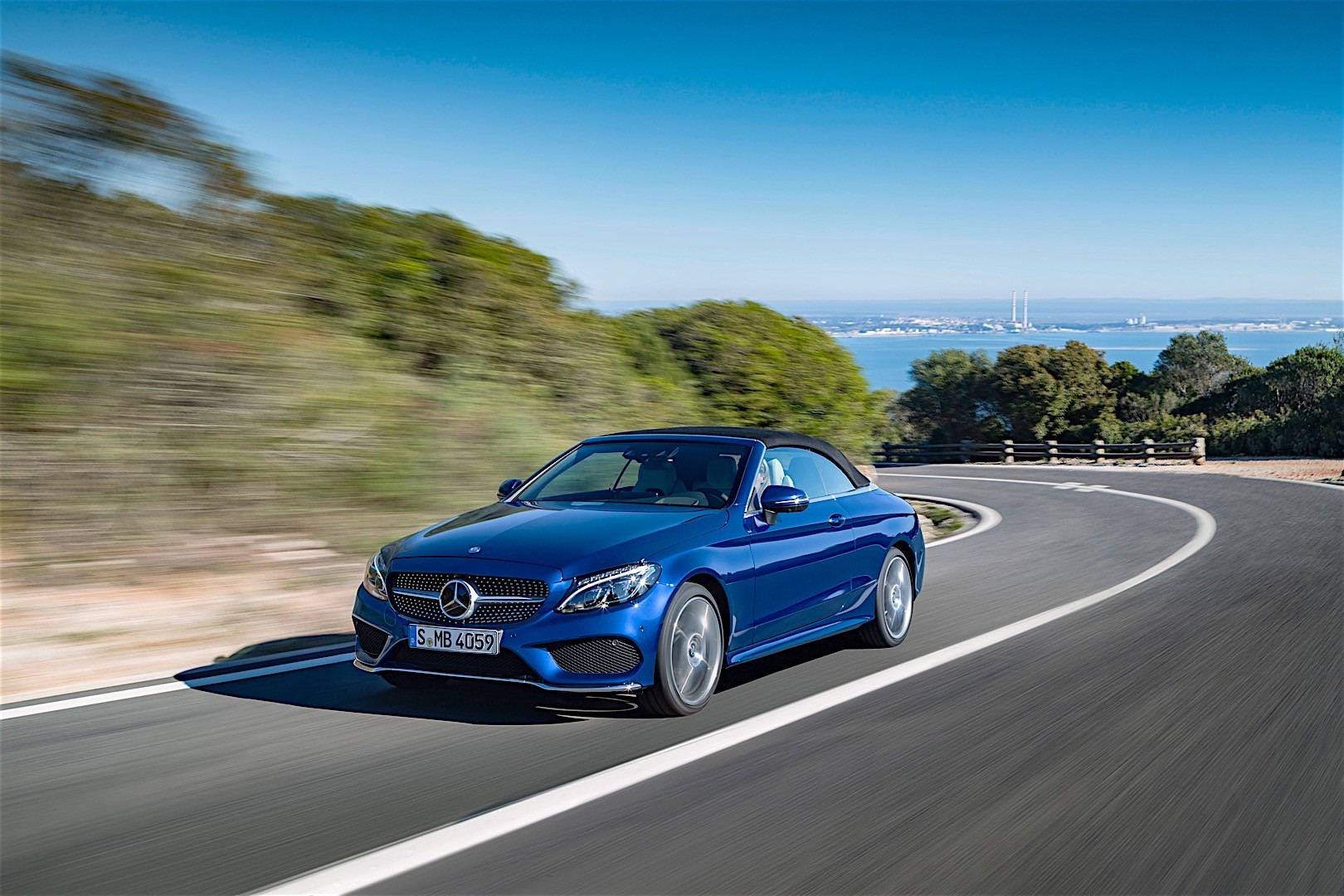 Mercedes Benz C-Class Cabriolet photo 14