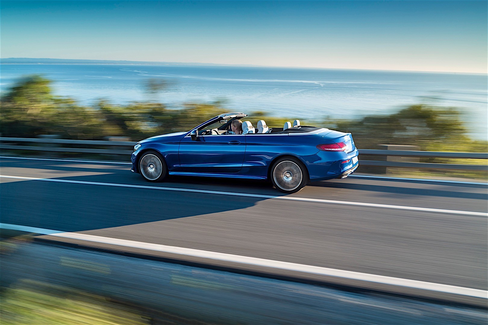 Mercedes Benz C-Class Cabriolet photo 23