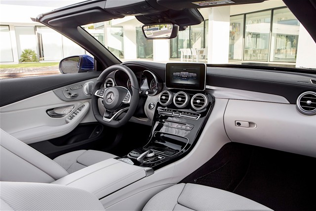 Mercedes Benz C-Class Cabriolet photo 32