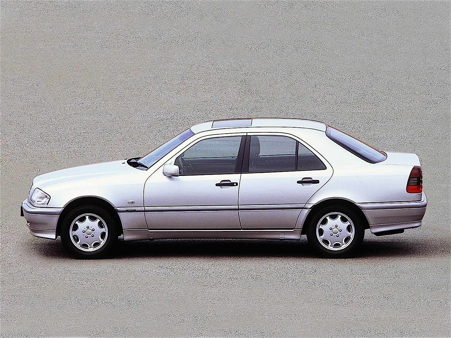 Mercedes Benz C-Klasse And Predecessors photo 15