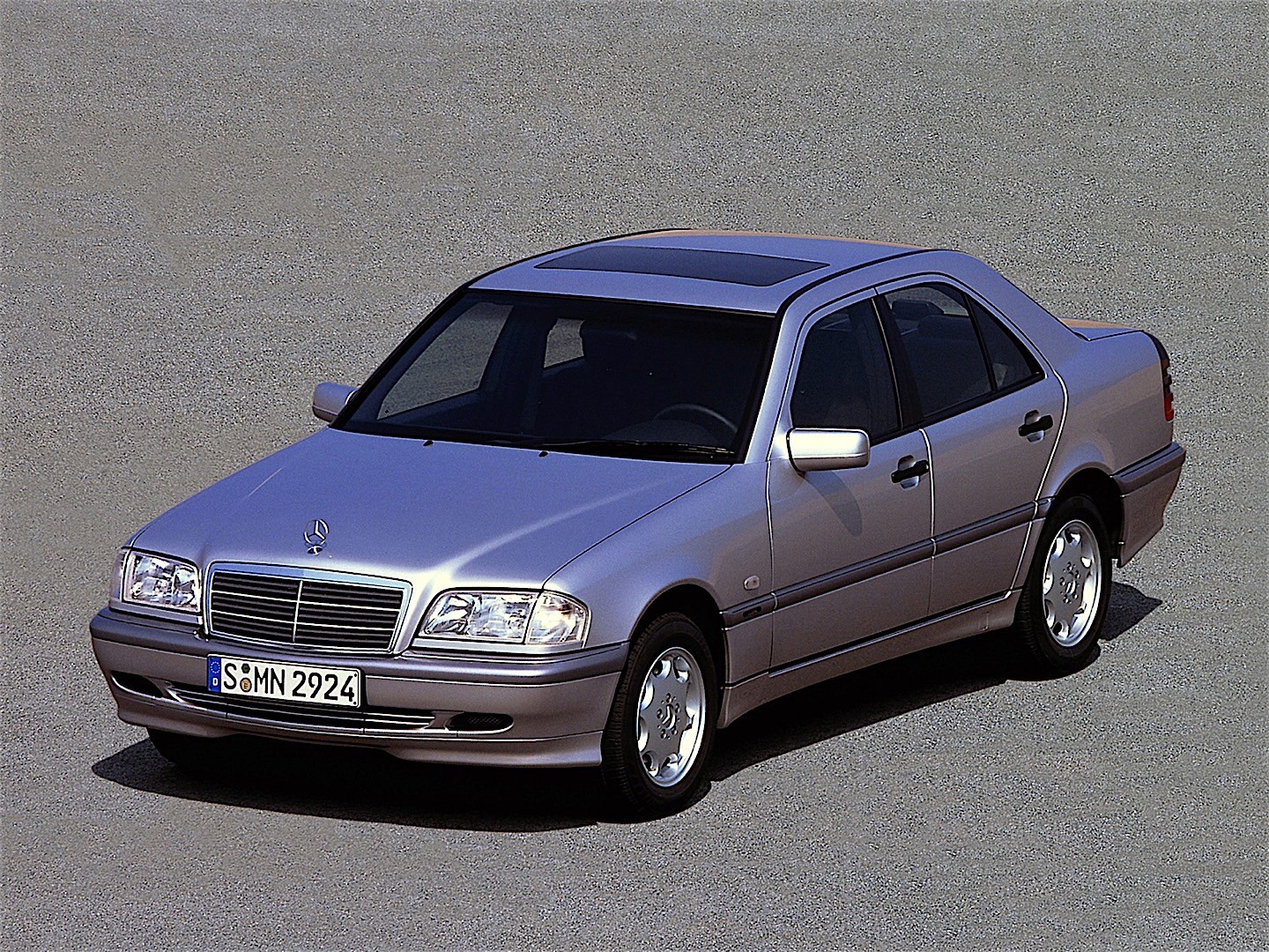 Mercedes Benz C-Klasse And Predecessors photo 16