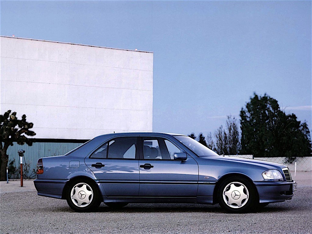 Mercedes Benz C-Klasse And Predecessors photo 11