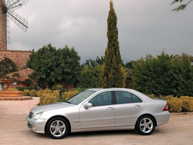 Mercedes Benz C-Klasse And Predecessors photo 14
