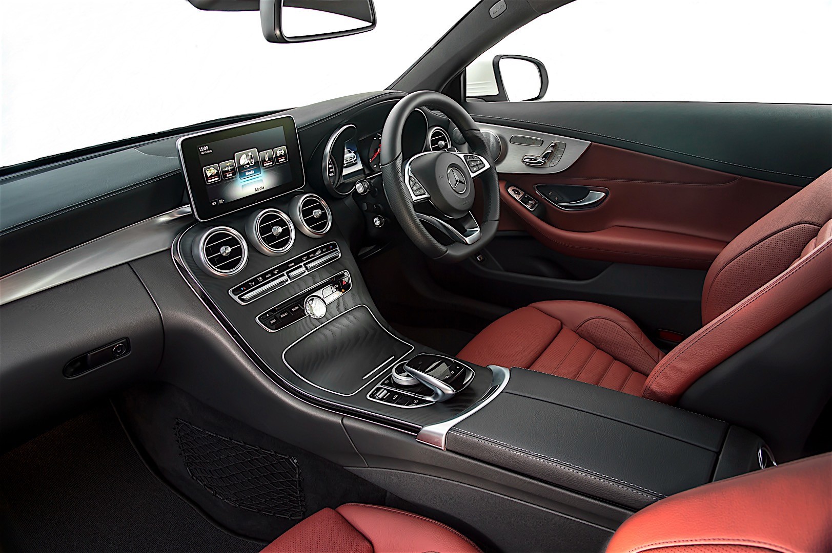 Mercedes Benz C-Klasse Coupe photo 89