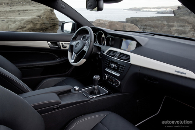 Mercedes Benz C-Klasse Coupe photo 37