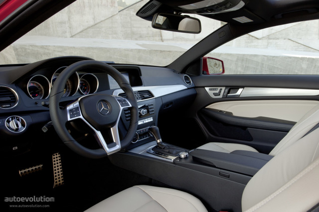 Mercedes Benz C-Klasse Coupe photo 38