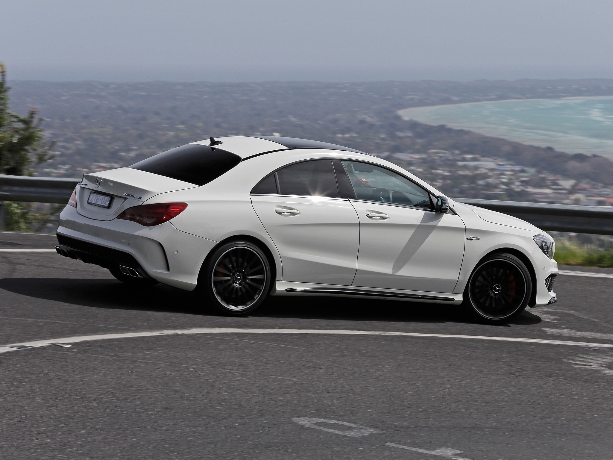 Mercedes Benz Cla 45 photo 35
