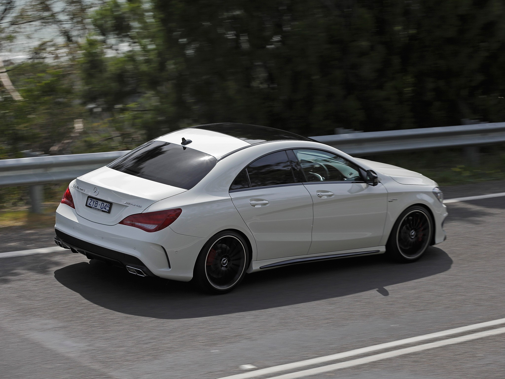 Mercedes Benz Cla 45 photo 36