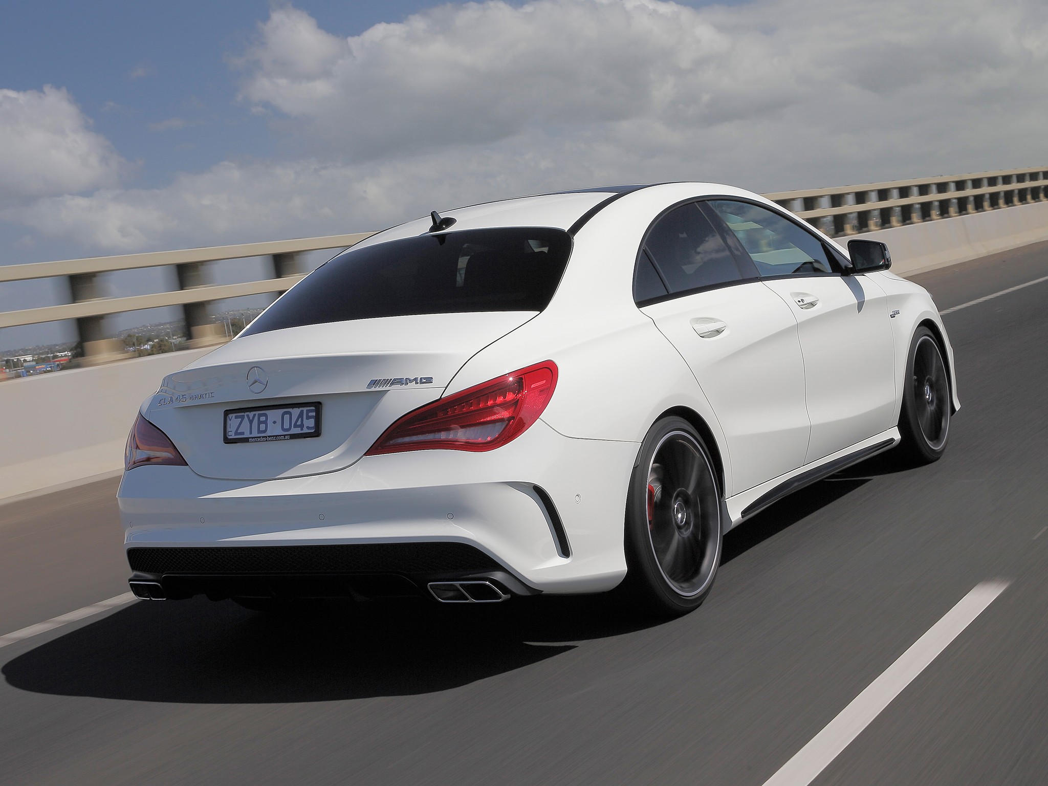 Mercedes Benz Cla 45 photo 37