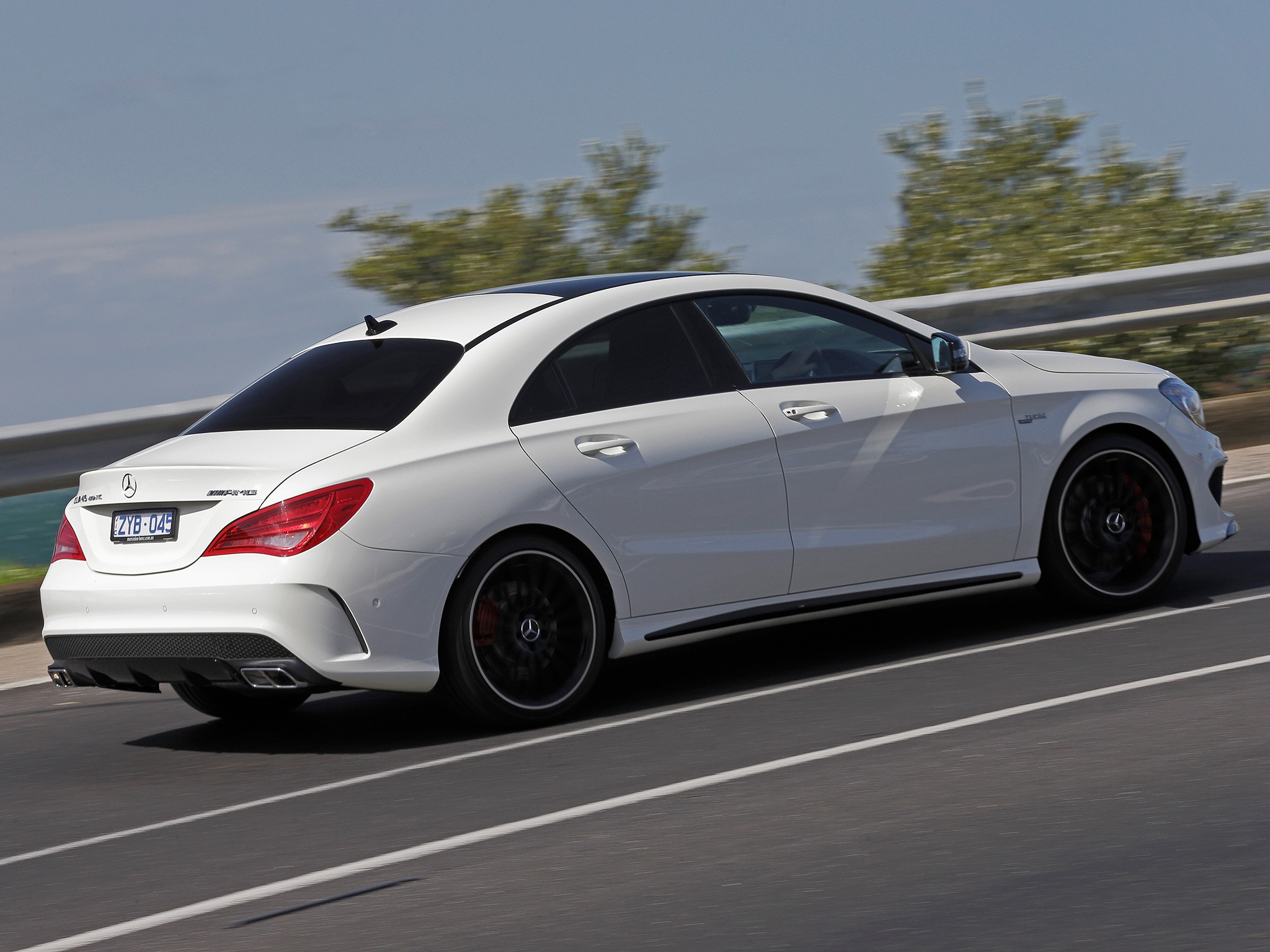 Mercedes Benz Cla 45 photo 38