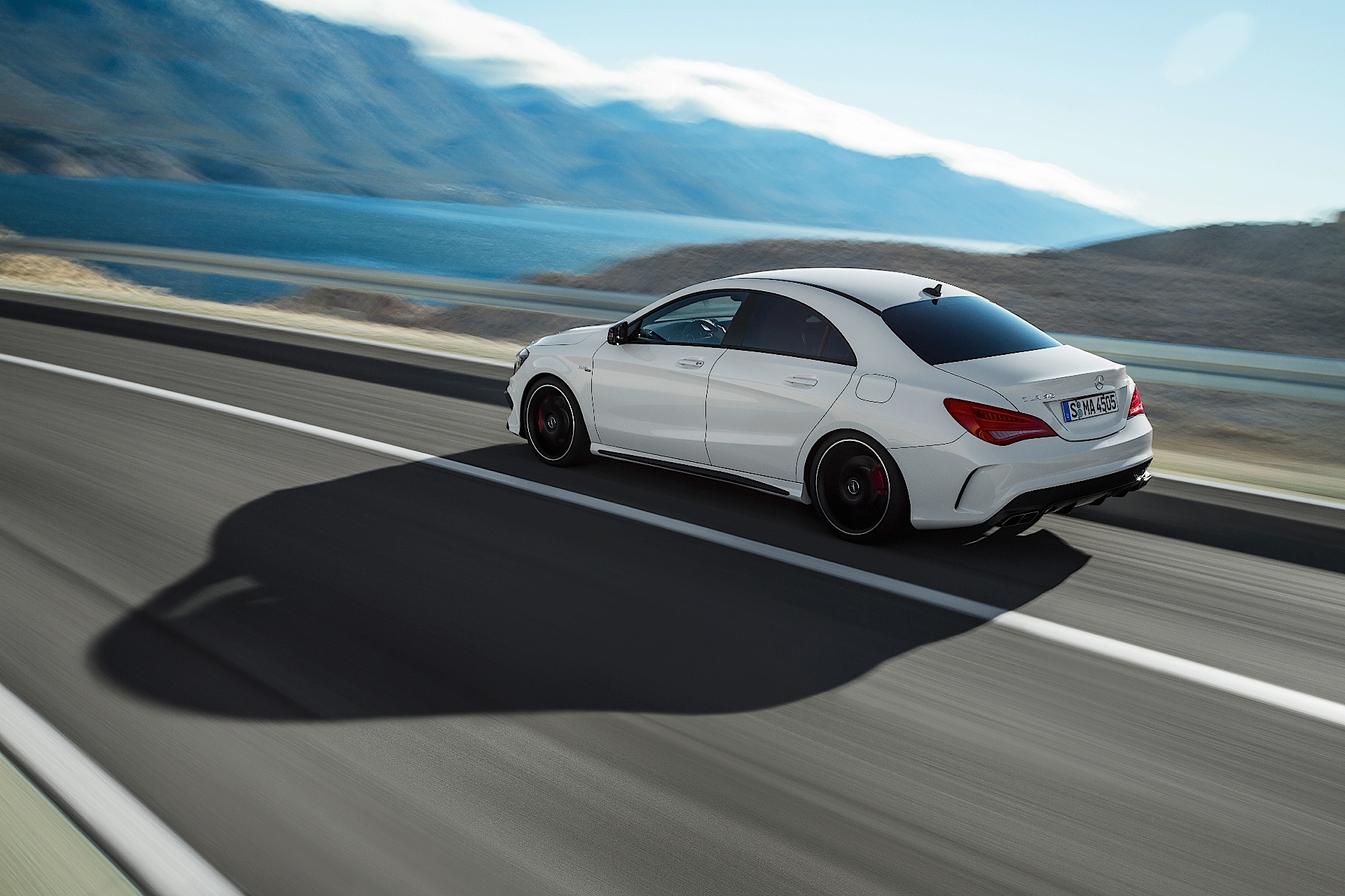 Mercedes Benz Cla 45 photo 3