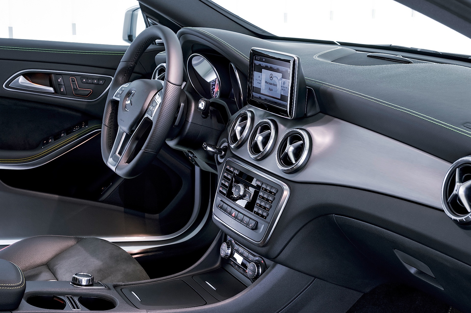 Mercedes Benz Cla Klasse photo 59