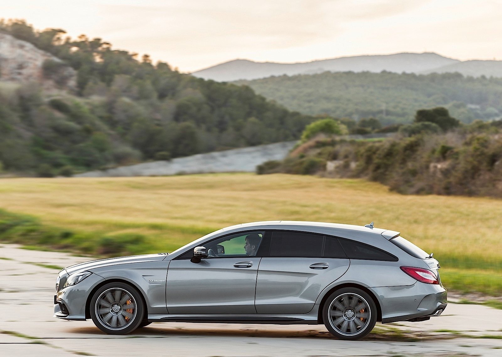 Mercedes Benz Cls Shooting Brake Amg photo 3
