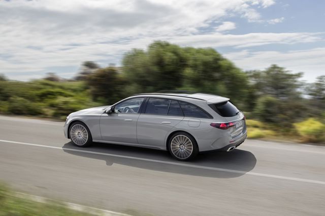 Mercedes Benz E-Class T-Modell All-Terrain photo 3