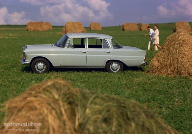 Mercedes Benz E-Klasse And Predecessors photo 5