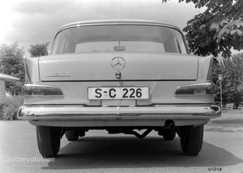 Mercedes Benz E-Klasse And Predecessors photo 9