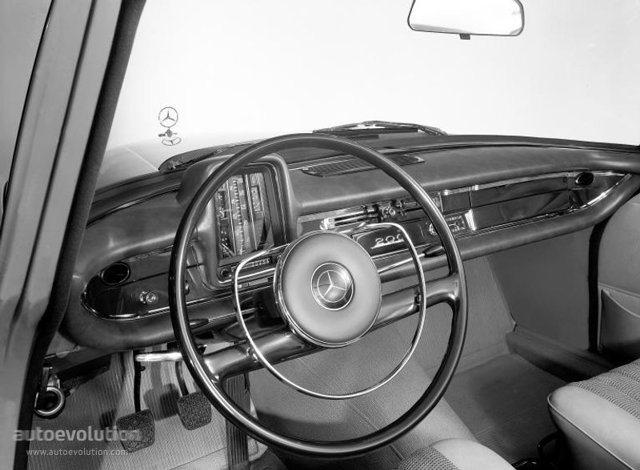 Mercedes Benz E-Klasse And Predecessors photo 11