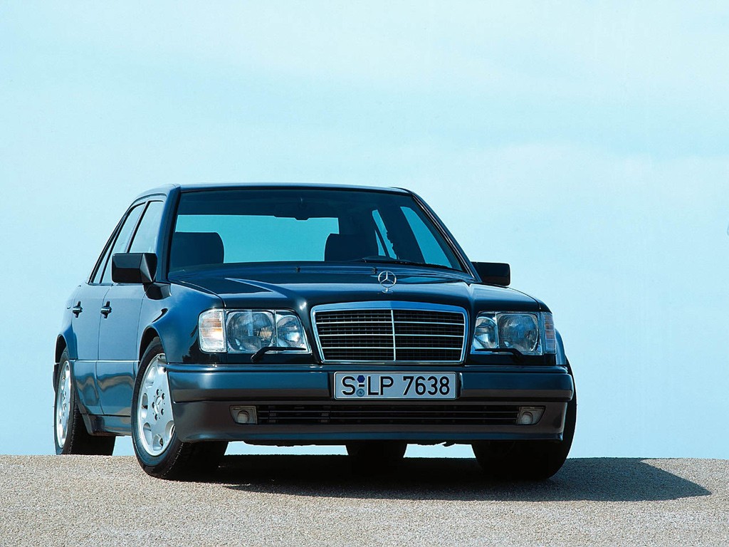 Mercedes Benz E-Klasse And Predecessors photo 9