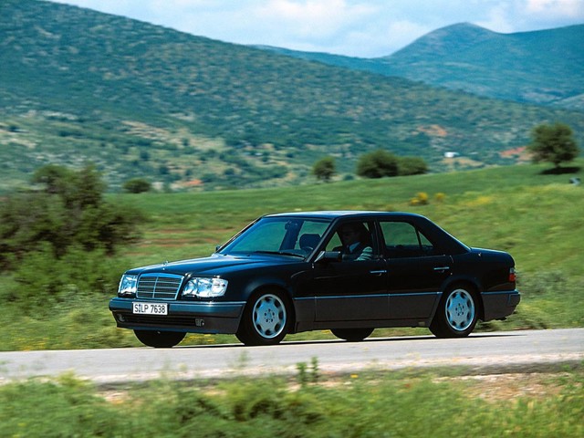 Mercedes Benz E-Klasse And Predecessors photo 10