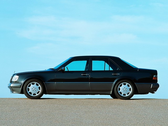 Mercedes Benz E-Klasse And Predecessors photo 11