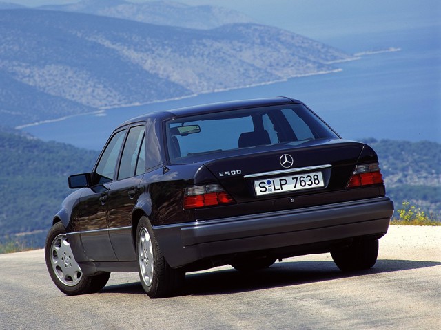 Mercedes Benz E-Klasse And Predecessors photo 12