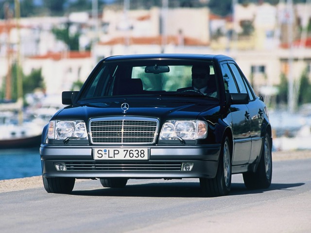 Mercedes Benz E-Klasse And Predecessors photo 14