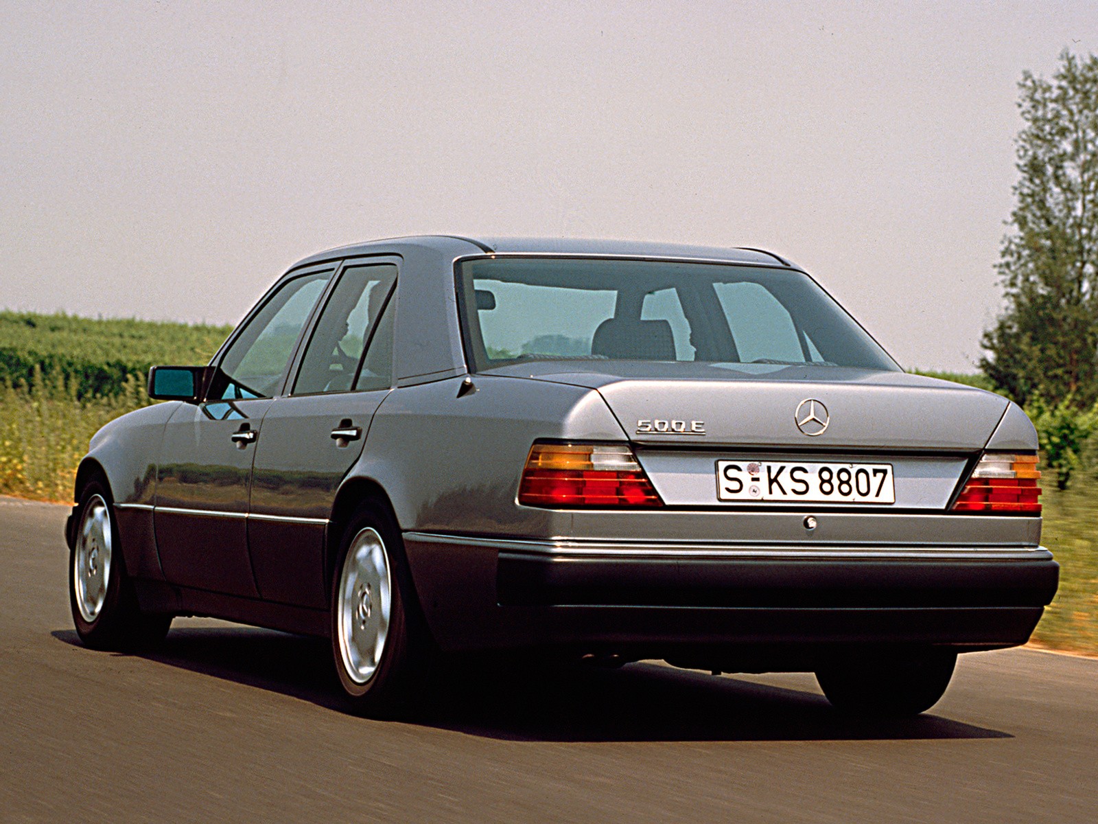 Mercedes Benz E-Klasse And Predecessors photo 17
