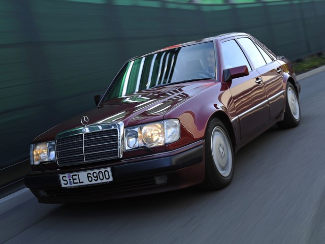 Mercedes Benz E-Klasse And Predecessors photo 21