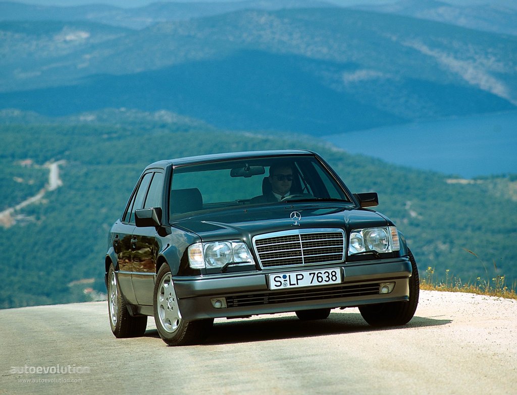 Mercedes Benz E-Klasse And Predecessors photo 9