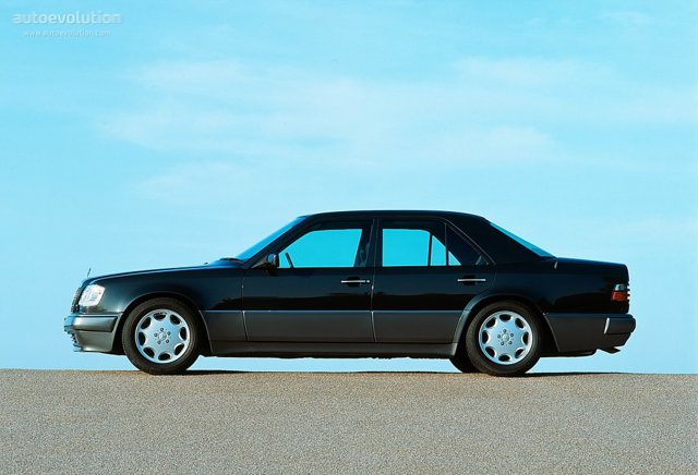 Mercedes Benz E-Klasse And Predecessors photo 2