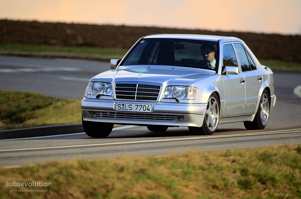 Mercedes Benz E-Klasse And Predecessors photo 3