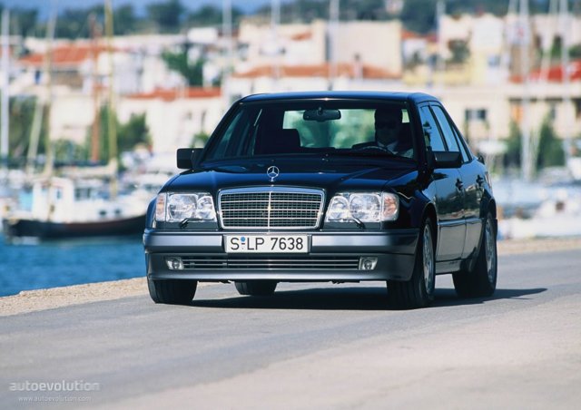 Mercedes Benz E-Klasse And Predecessors photo 7